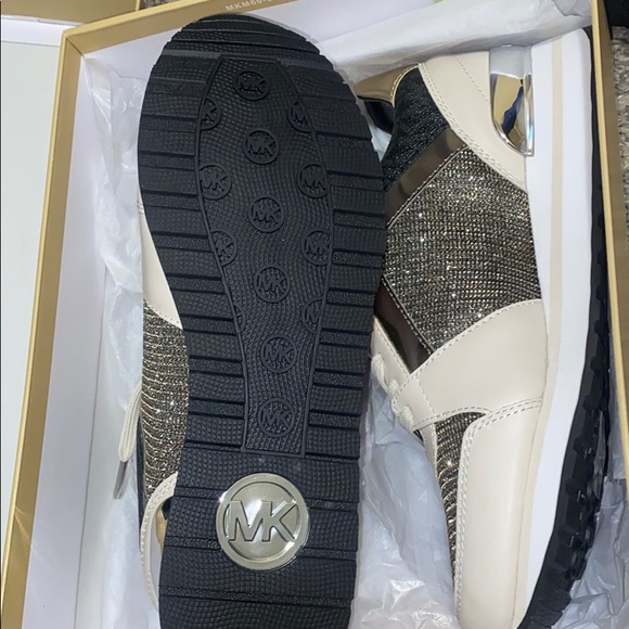 Billie Trainer Micheal Kors - Picture 2 of 4